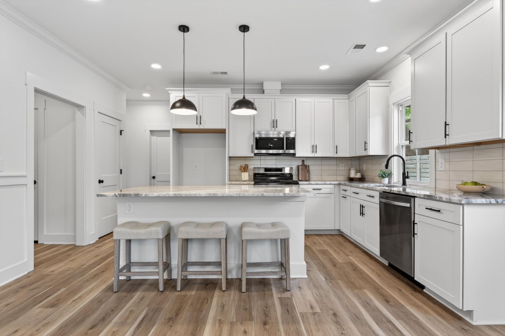 4833 Williams Avenue Photo 9