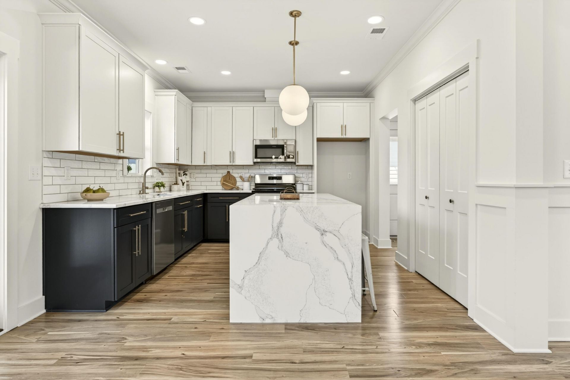 4831 Williams Avenue Photo 9