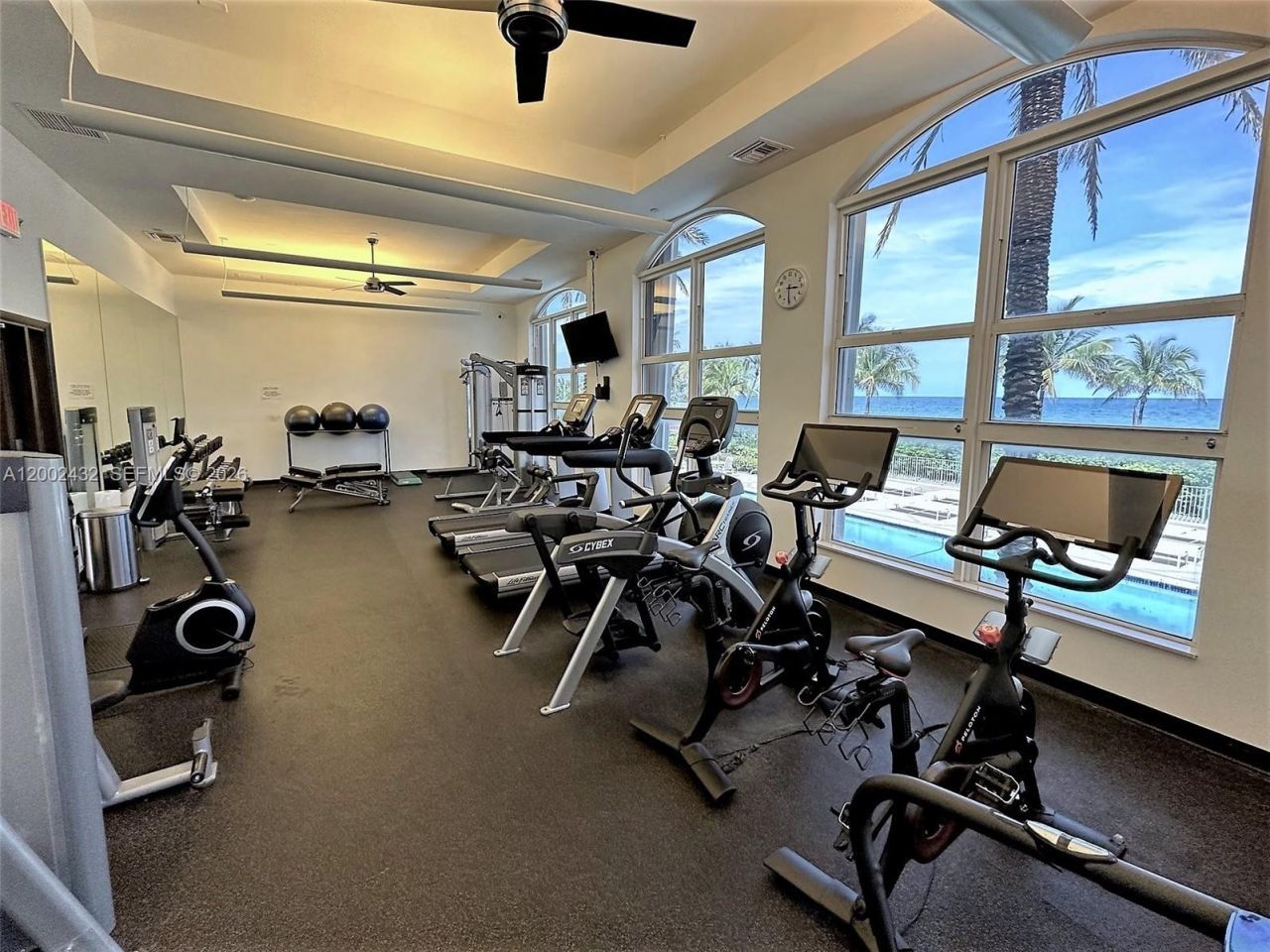 2080 S Ocean Dr, Unit MPH12, Hallandale Beach, FL 33009 Photo