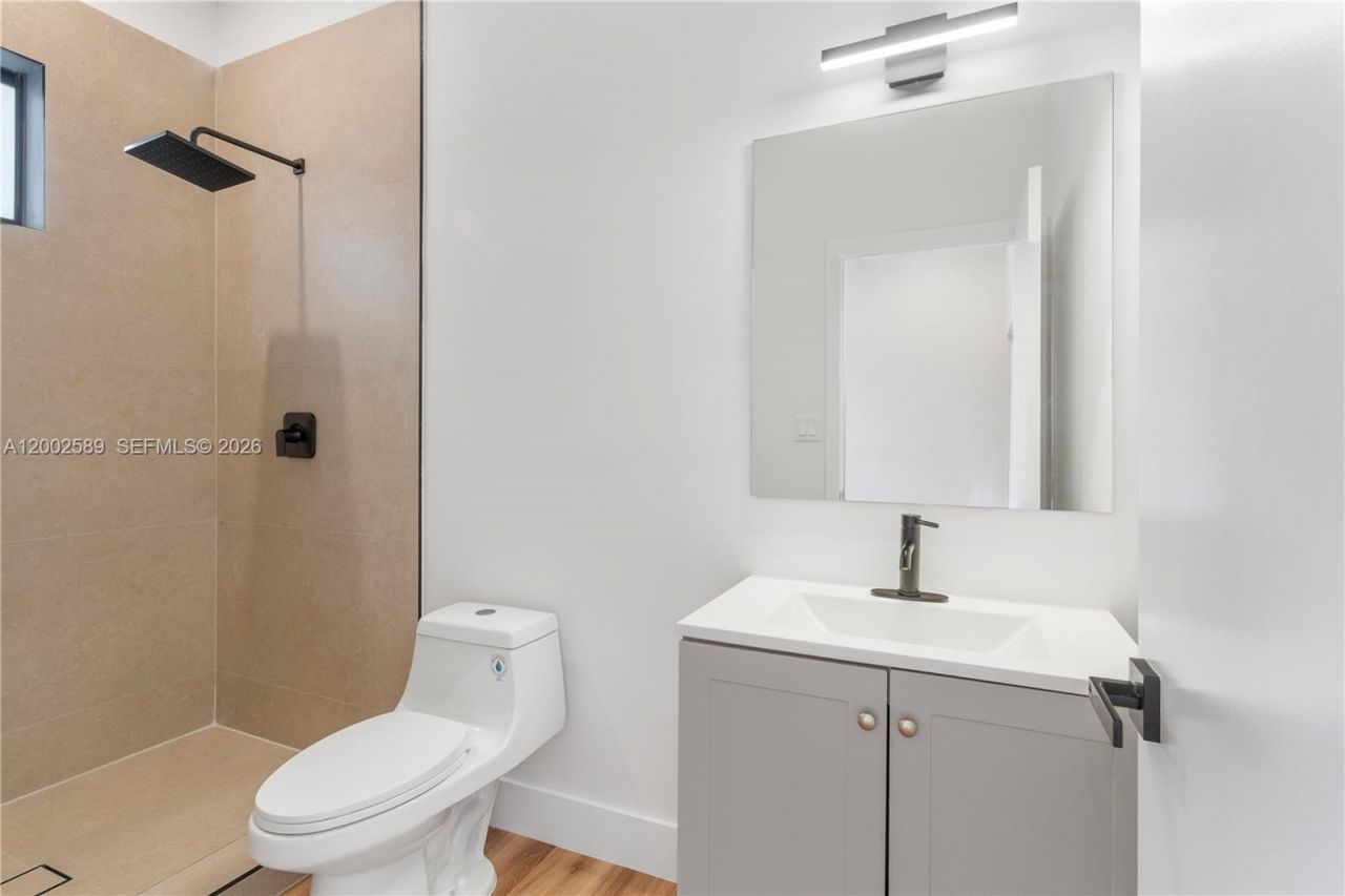 4518 NW 4th St, Miami, FL 33126 Photo