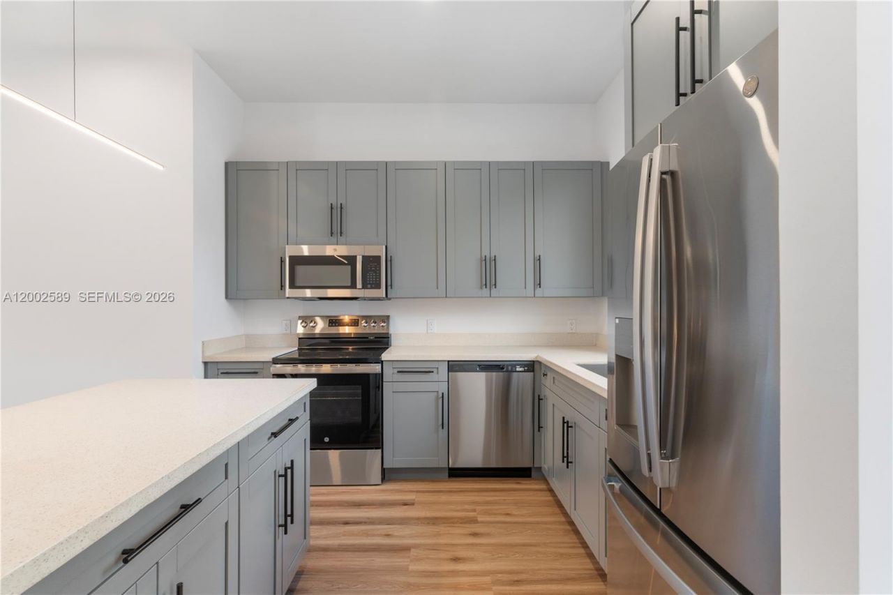 4518 NW 4th St, Miami, FL 33126 Photo