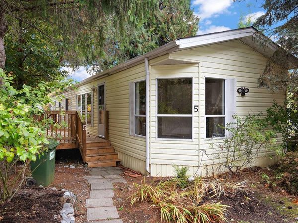 2741 Stautw Rd, Unit 5, Central Saanich, BC V8M 2E9