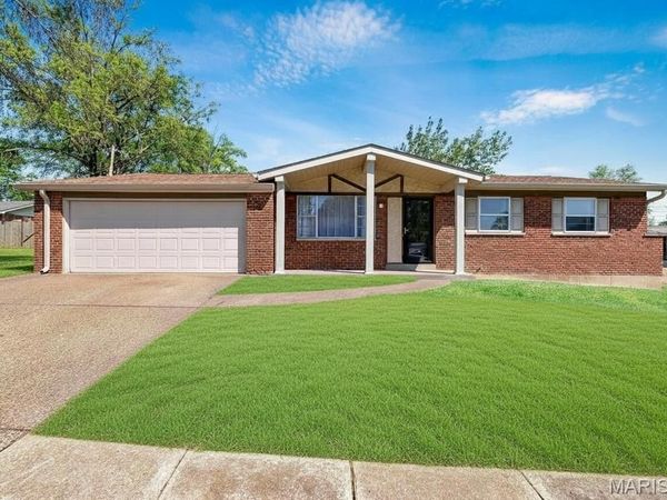 2652 Carousel Drive, St Louis, MO 63125