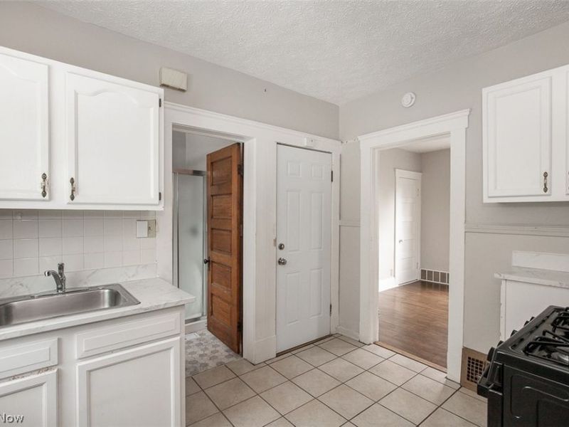 4409 Bucyrus Avenue , Cleveland, OH 44109 Photo 11