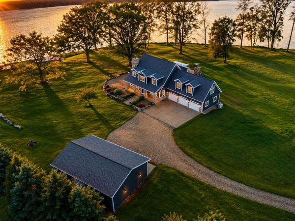 1291 S Queensway Drive, Lake Isabella, MI 48893