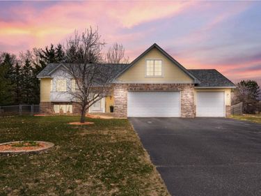 4946 259th Court, Wyoming, MN 55092