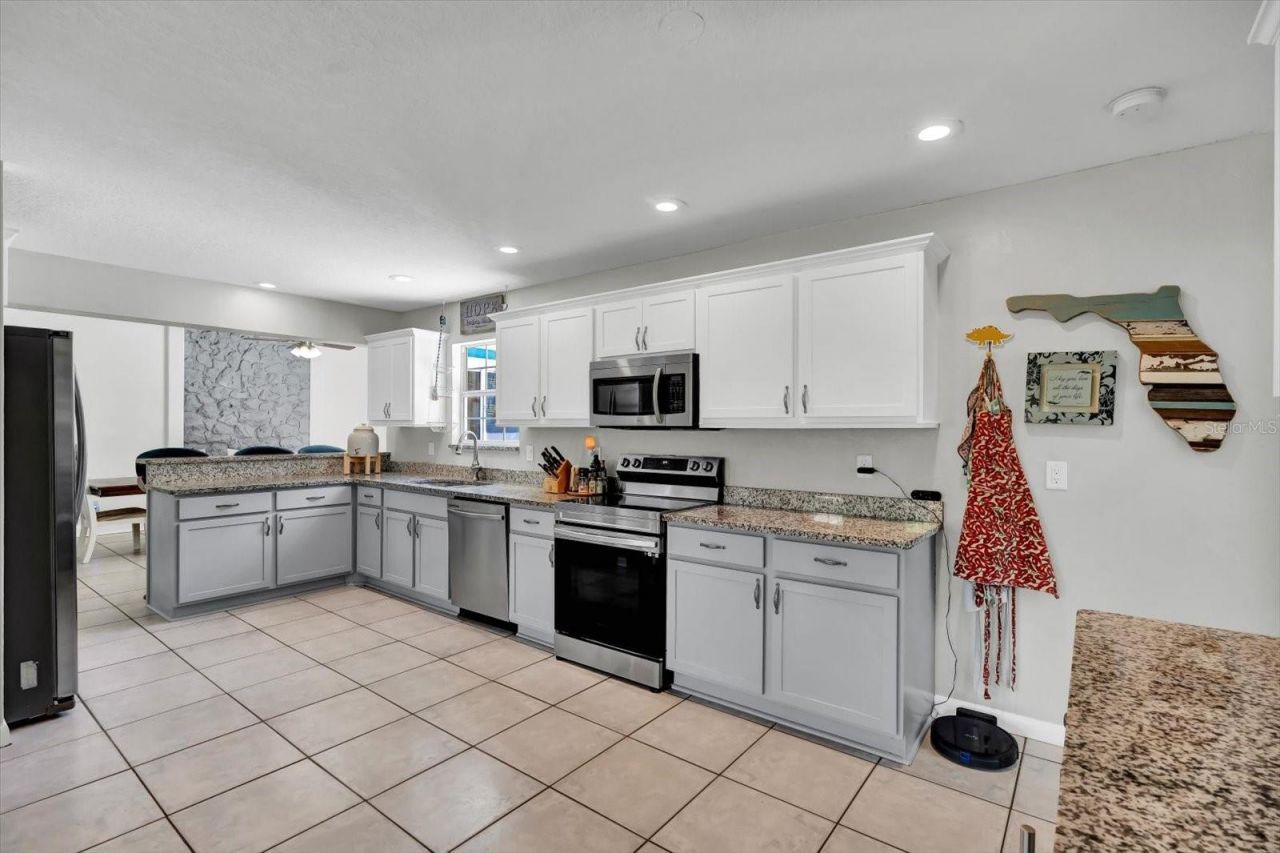 245 Country Circle Drive E, Port Orange, FL 32128 Photo