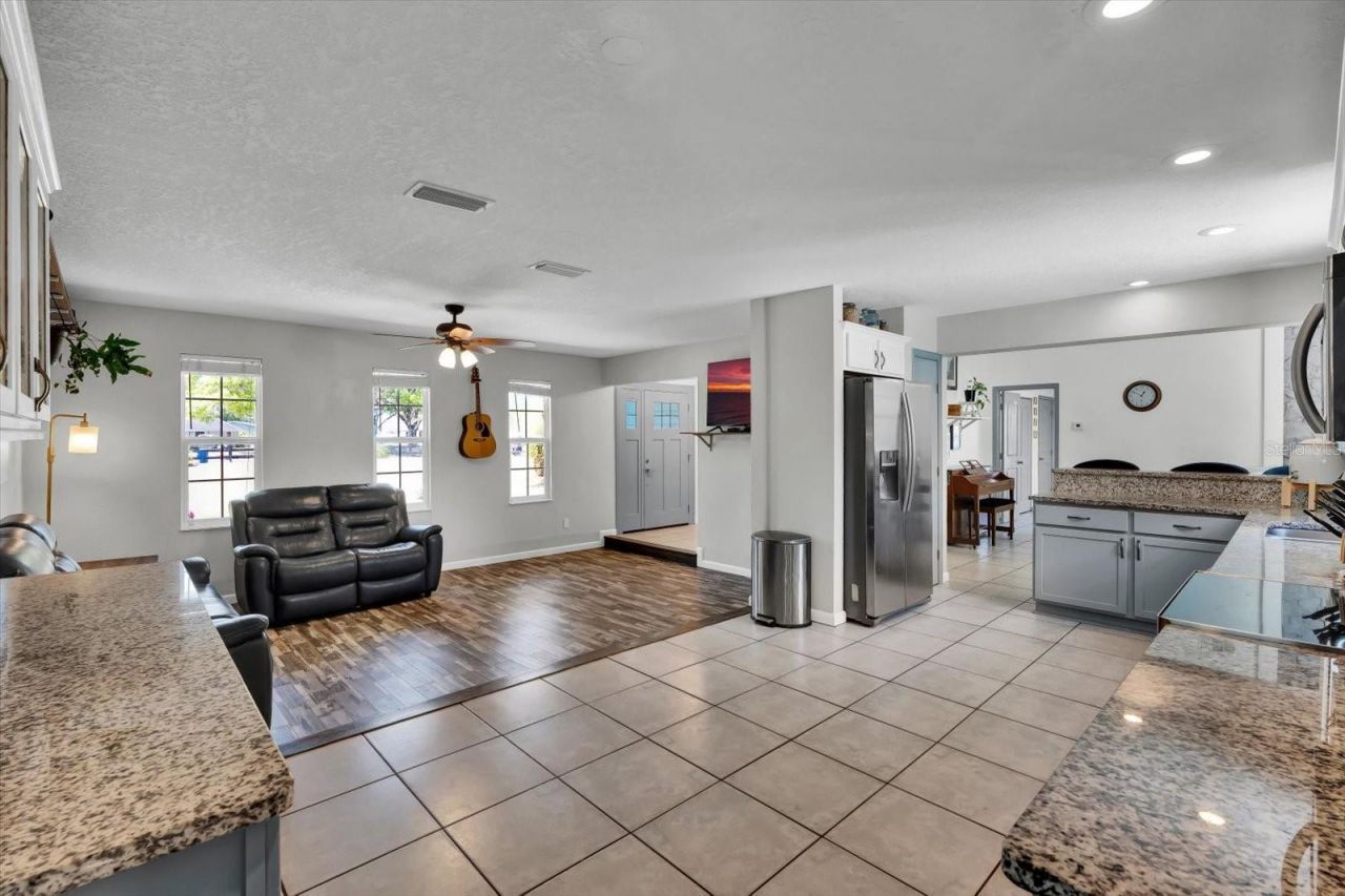 245 Country Circle Drive E, Port Orange, FL 32128 Photo