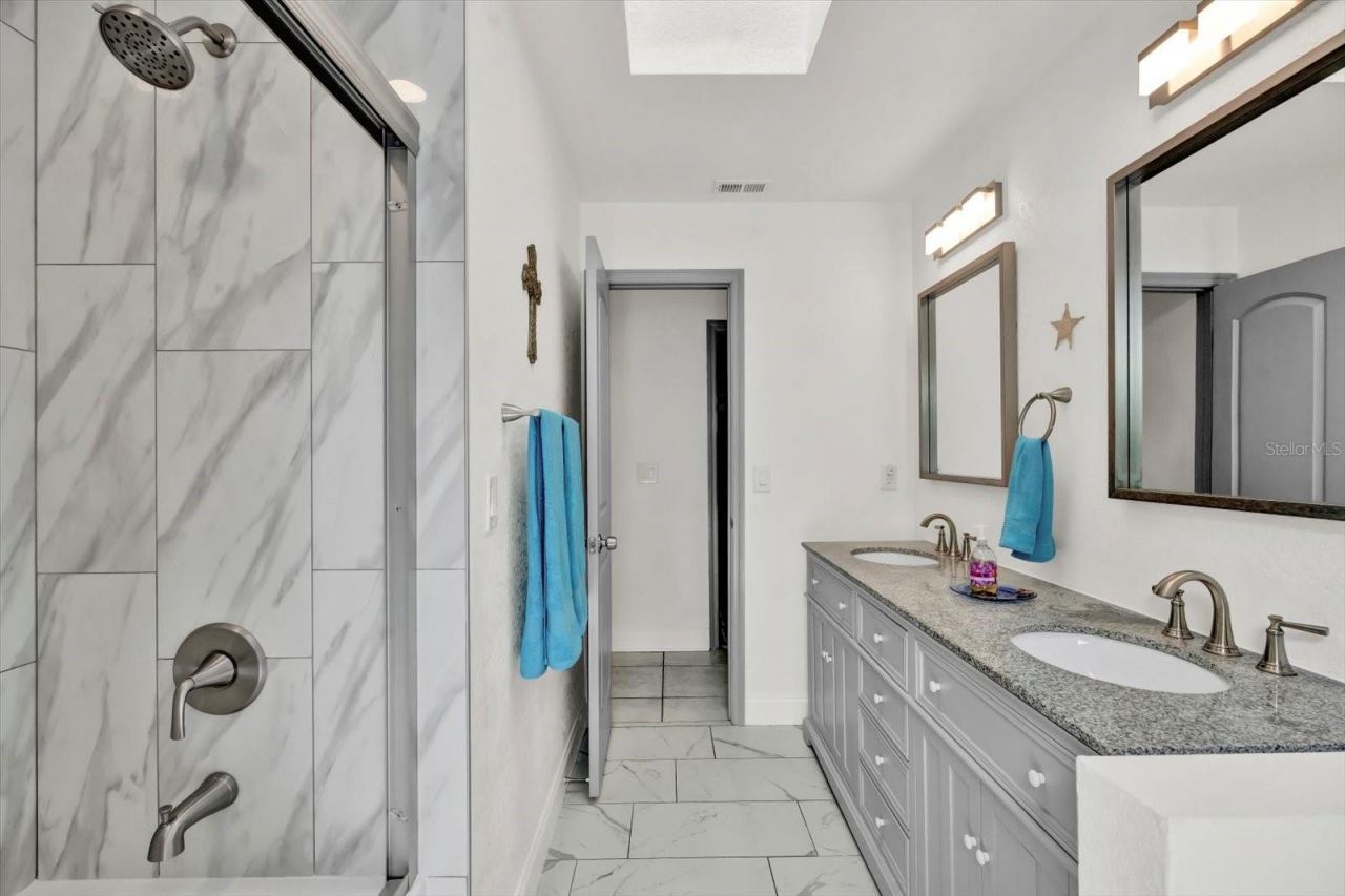 245 Country Circle Drive E, Port Orange, FL 32128 Photo