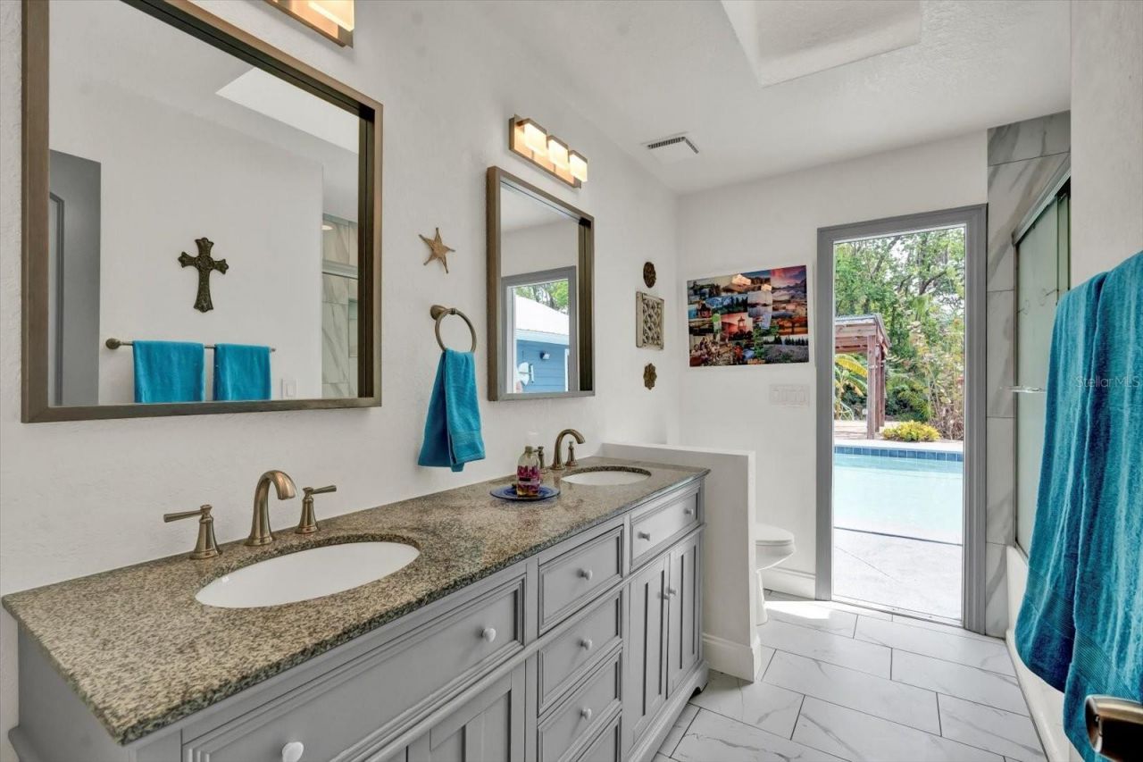 245 Country Circle Drive E, Port Orange, FL 32128 Photo