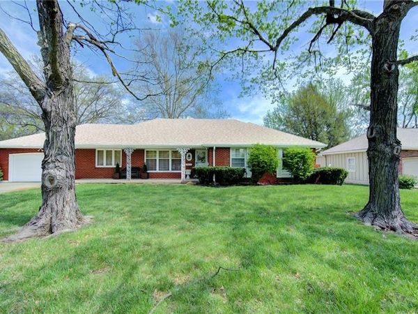 6617 Sterling Avenue, Raytown, MO 64133