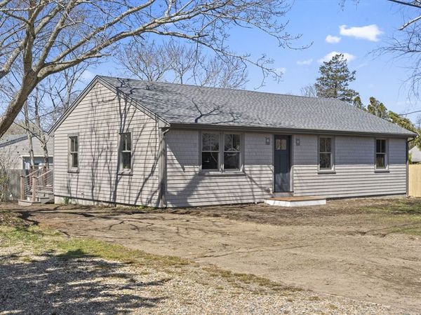 10 Winthrop Avenue, Oak Bluffs, MA 02557