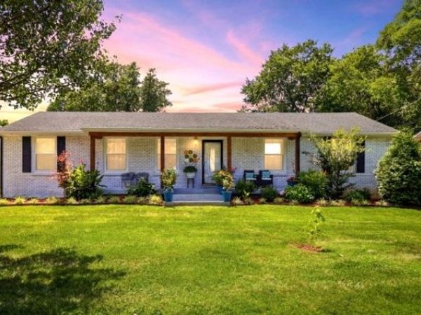 1614 Minerva Dr, Murfreesboro, TN 37130