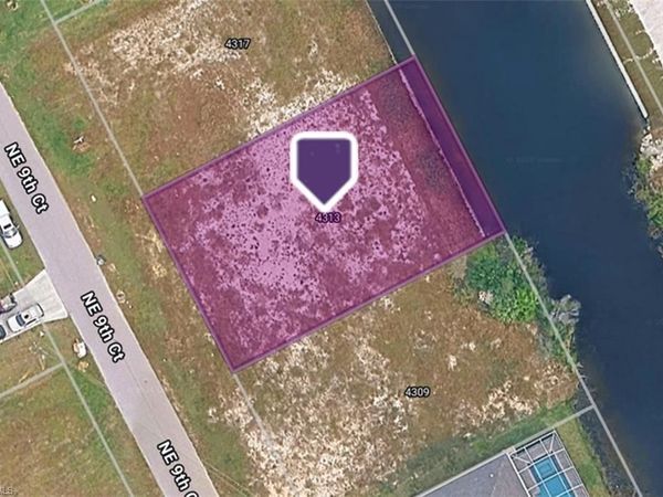 4313 NE 9th CT , CAPE CORAL, FL 33909