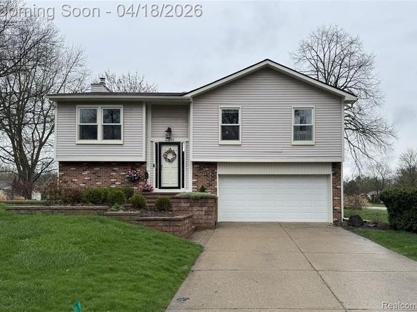 23643 Nilan Drive , Novi, MI 48375