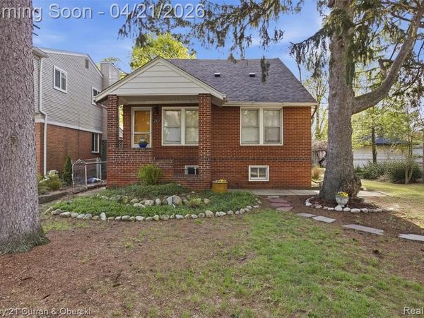 2517 MAPLEWOOD Avenue, Royal Oak, MI 48073