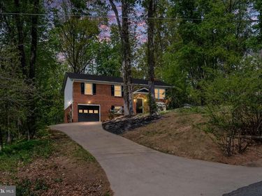 10704 ANN DAVIS DRIVE , FREDERICKSBURG, VA 22408