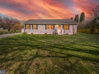 838 S DOGWOOD ROAD, WALNUTPORT, PA 18088