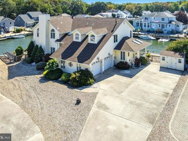 68 MOORAGE , BAYVILLE, NJ 08721