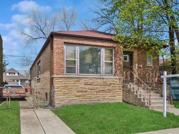 2636 W Pratt Boulevard, Chicago, IL 60645