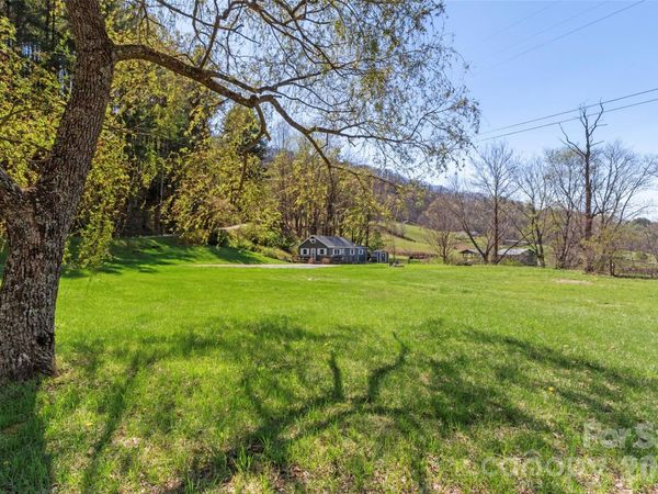 24 Baldridge Drive , Burnsville, NC 28714