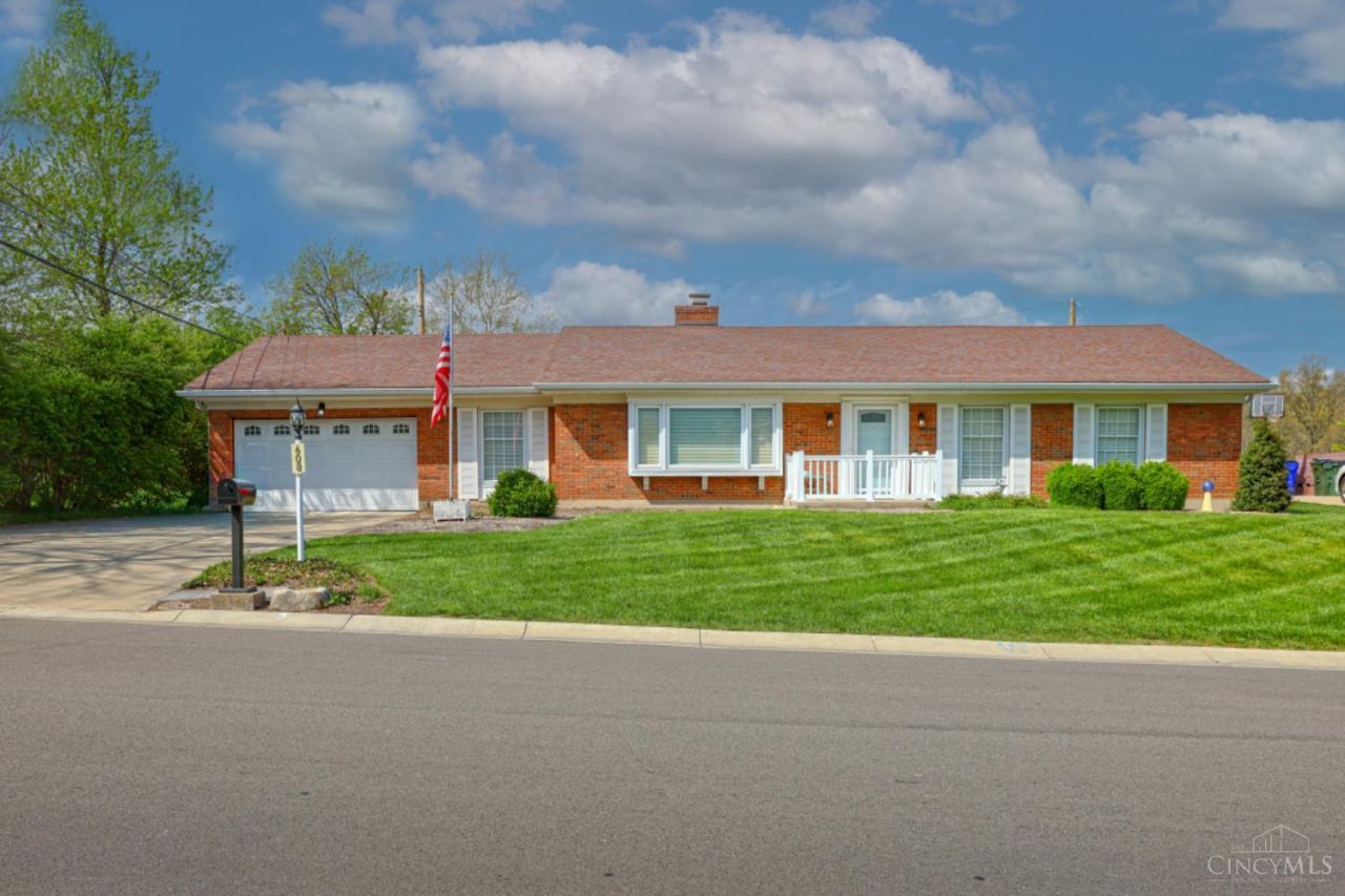 608 Glenway Drive, Hamilton, OH 45013 Main Photo