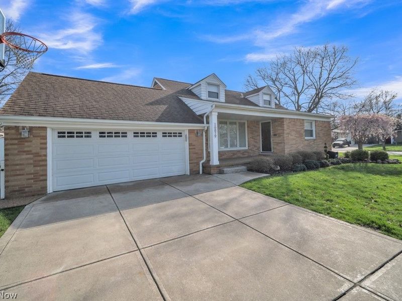 16879 Brinbourne Avenue, Middleburg Heights, OH 44130 Photo 3