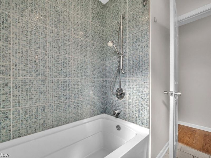 16879 Brinbourne Avenue, Middleburg Heights, OH 44130 Photo 32