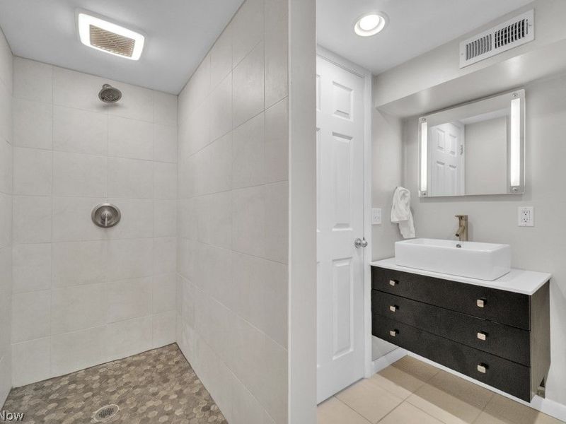 16879 Brinbourne Avenue, Middleburg Heights, OH 44130 Photo 37