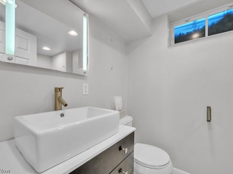 16879 Brinbourne Avenue, Middleburg Heights, OH 44130 Photo 38