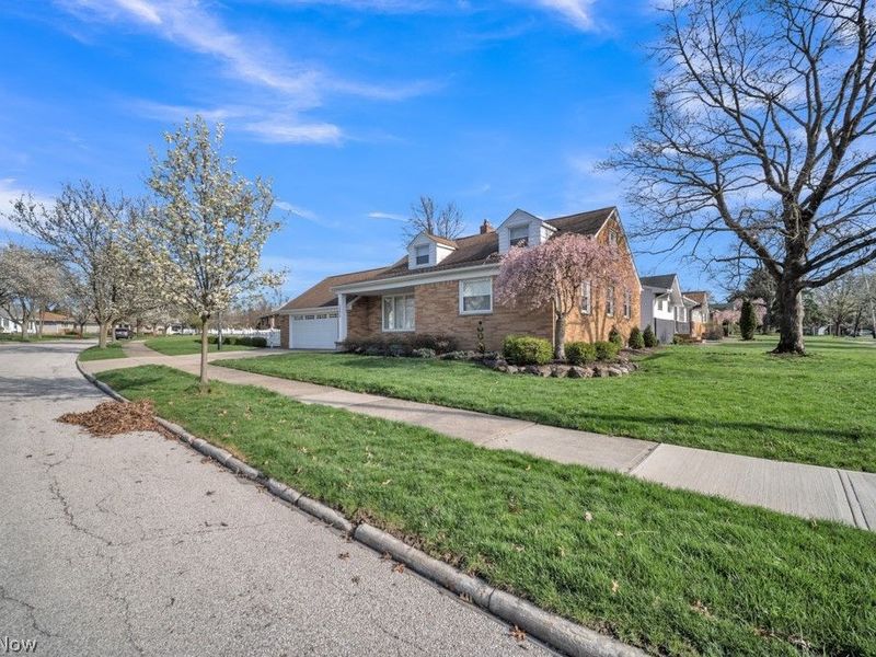 16879 Brinbourne Avenue, Middleburg Heights, OH 44130 Photo 6