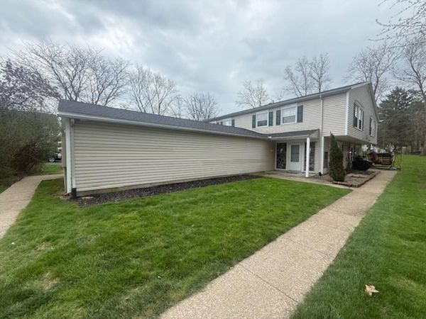 310 Canterbury Lane, Unit D, Medina, OH 44256