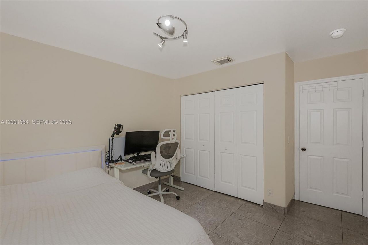 5235 SW 38th Ave, Hollywood, FL 33312 Photo