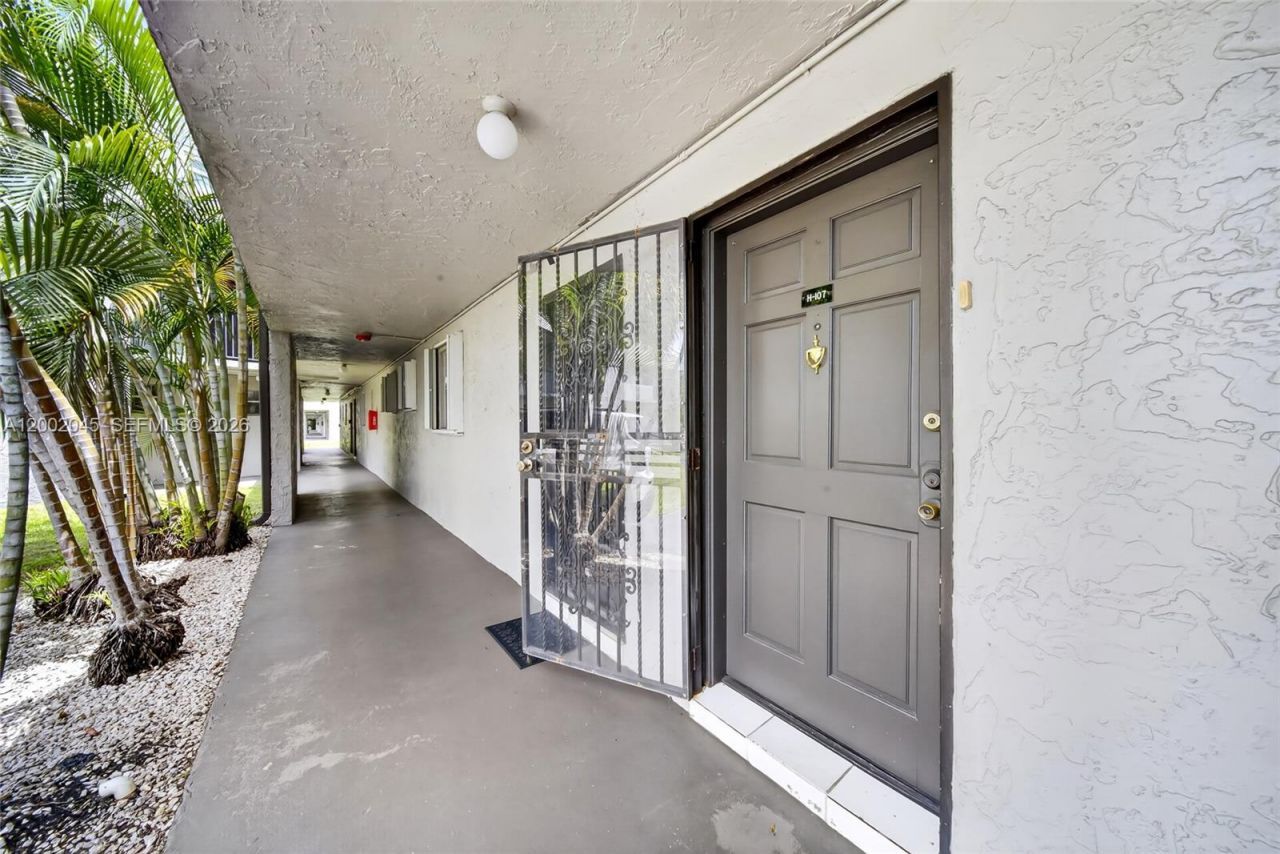 130 NW 87th Ave, Unit H107, Miami, FL 33172 Photo