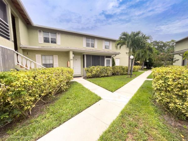 12070 Alternate A1a, Unit D5, Palm Beach Gardens, FL 33410