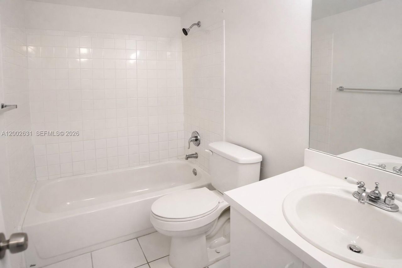 5755 W 20th Ave, Unit 406, Hialeah, FL 33012 Photo