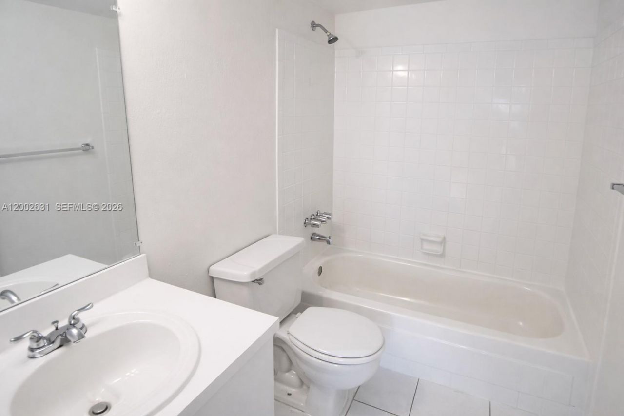 5755 W 20th Ave, Unit 406, Hialeah, FL 33012 Photo