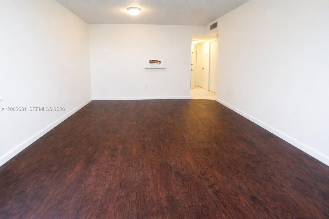 5755 W 20th Ave, Unit 406, Hialeah, FL 33012 Photo