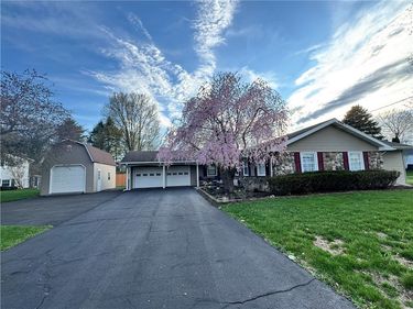 10 Foothill Road, Elmira, NY 14903