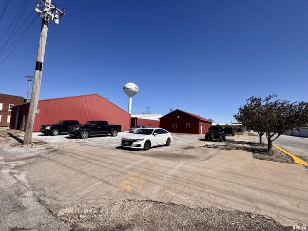 205 W MAIN Street, Bushnell, IL 61422