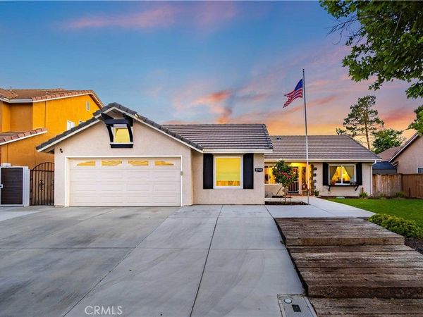 2758 Sandstone Court, Palmdale, CA 93551