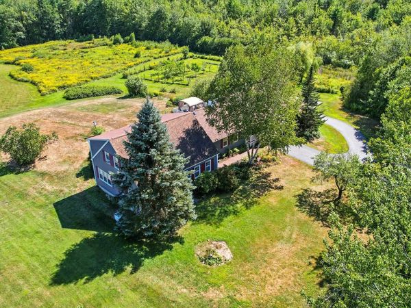 109 Old Center Road, Deerfield, NH 03037