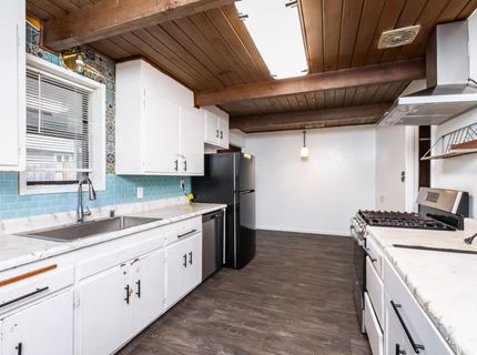 160 Arcade Blvd, Sacramento, CA 95815 Photo