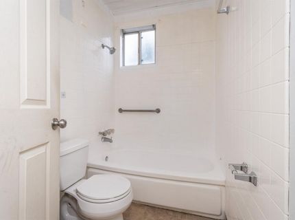 160 Arcade Blvd, Sacramento, CA 95815 Photo