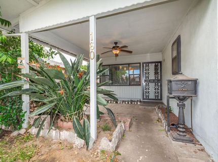 160 Arcade Blvd, Sacramento, CA 95815 Photo