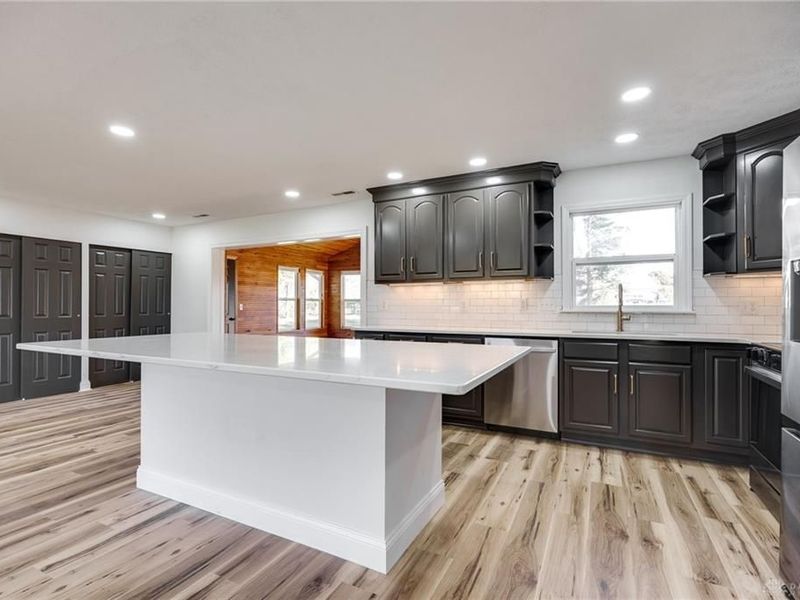 9550 Paragon Road, Dayton, OH 45458 Photo 12