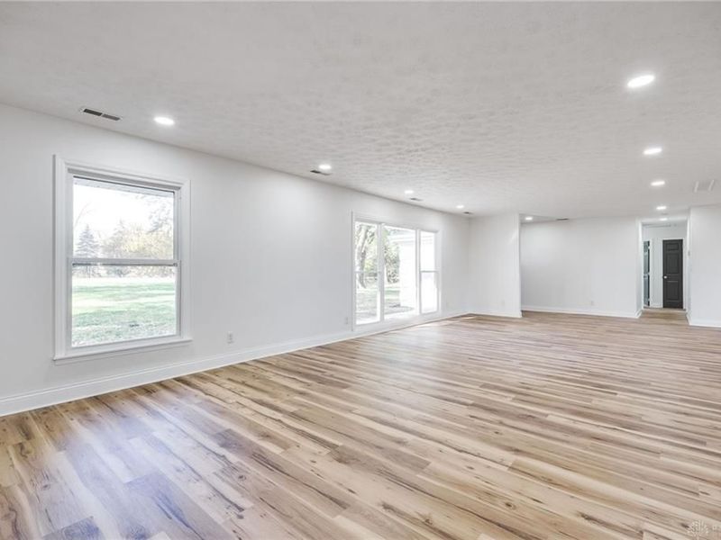 9550 Paragon Road, Dayton, OH 45458 Photo 18