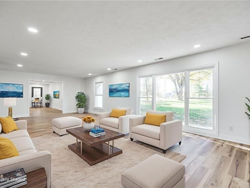 9550 Paragon Road, Dayton, OH 45458 Photo 2