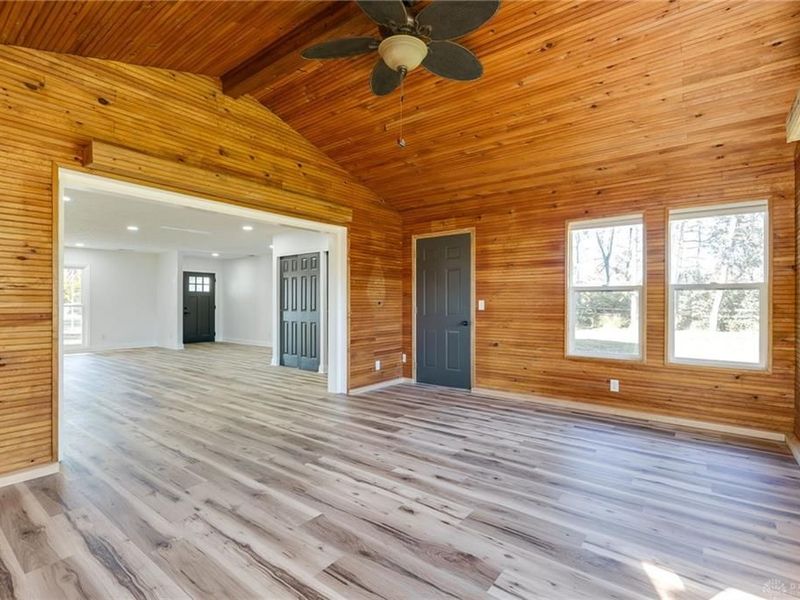 9550 Paragon Road, Dayton, OH 45458 Photo 27