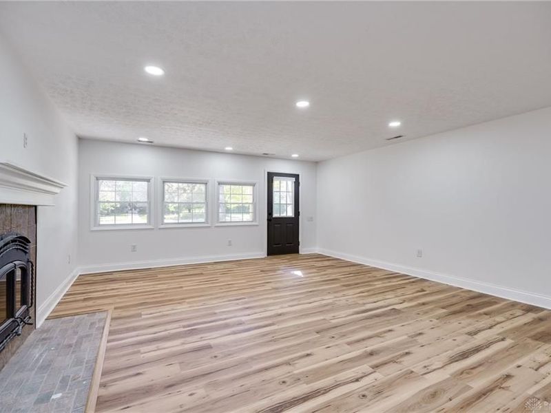 9550 Paragon Road, Dayton, OH 45458 Photo 29